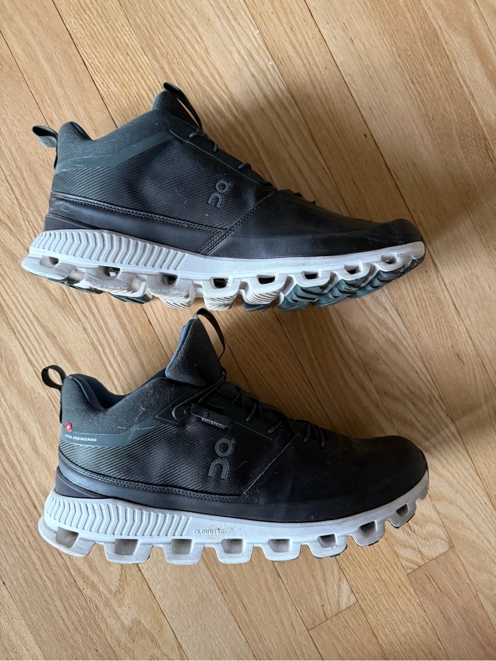 On Cloud Black and White Men's Mid-Top Sneakers